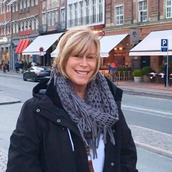 Meet your Posher, Lisa - Picture 1 of 1